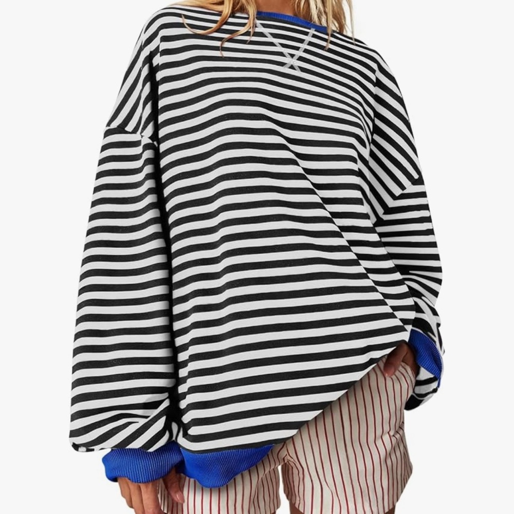 Amazon Black and White Oversized Sweatshirt